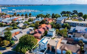 Eastern Beach Retreat